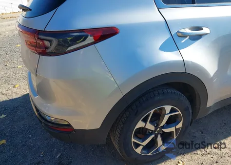 2020 Kia Sportage Lx z USA, uszkodzony, nr VIN KNDPMCAC9L7751137